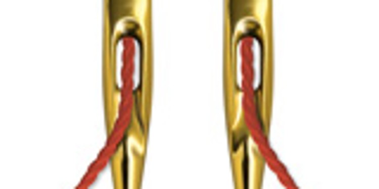 Close-up of the eye of needle SAN 5.2 in which the thread goes to two different directions