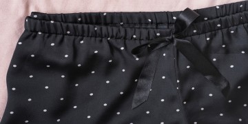Schwarze Shorts aus feiner Strickware