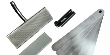 Hand card, setting gauge, polishing sponge and microscope